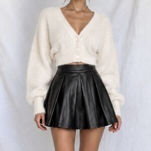 Vintage Y2K Black High Waisted Pleated Skater Flared Faux Leather Mini Skirt XS